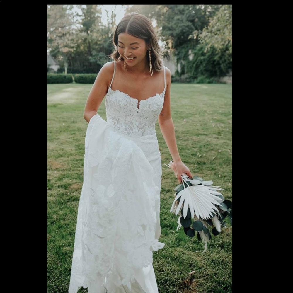 Essence of Australia ivory wedding gown (FINAL PRICE✨)